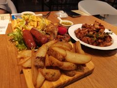 和风牛五花烤鸡拼盘-龙治汉堡(中华城店)