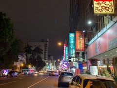-六合夜市