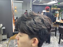 -藤野造型•烫染专业店