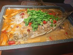 烤鱼蒜香味-串东家·好酒配好串(拱墅万达金街店)