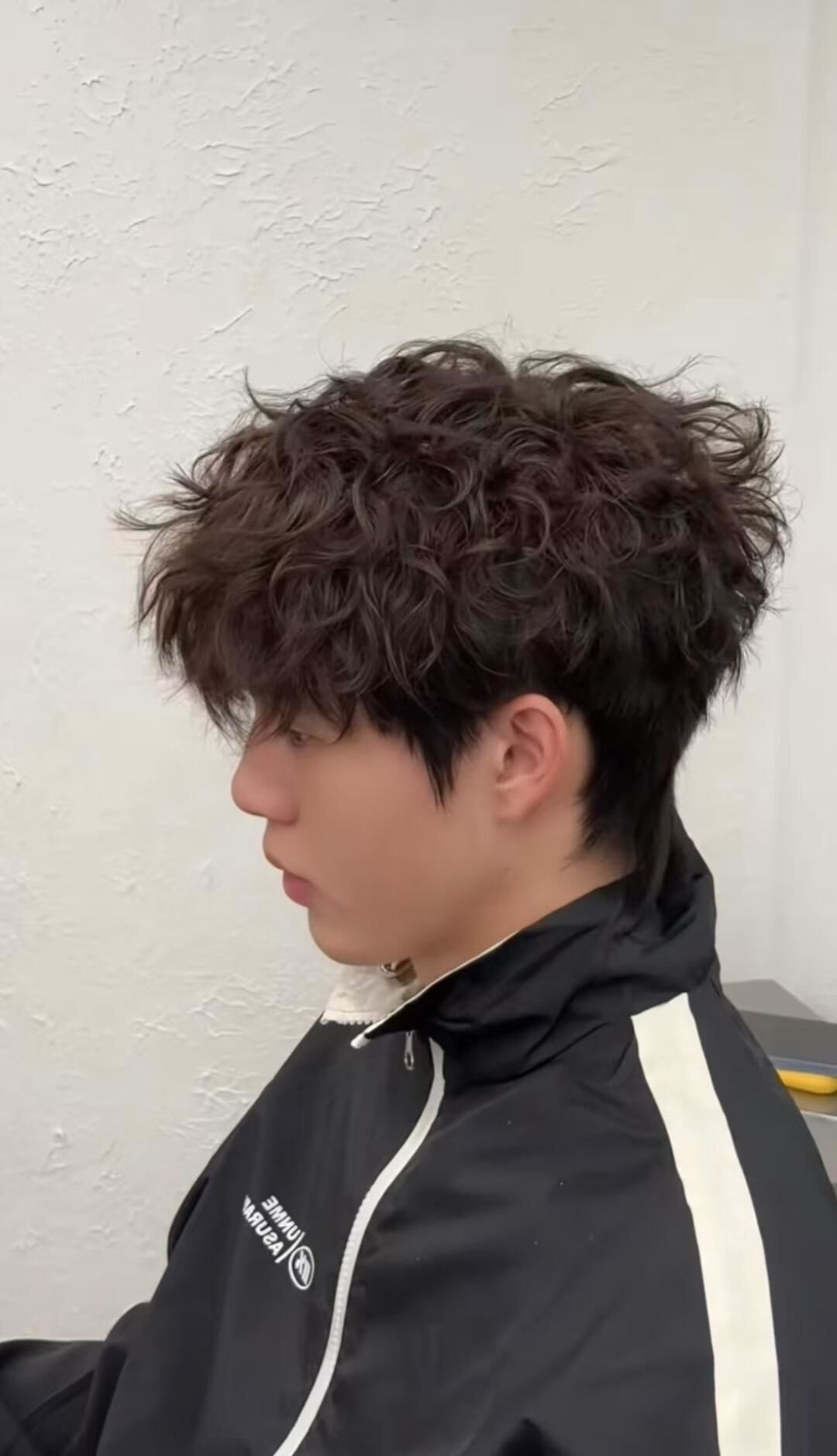 羊毛卷男士发型