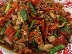 红碎椒肉炒肉-江城燕子大排档(江汉路步行街店)