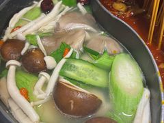 -钢管厂五区小郡肝串串香(蜀都万达店)