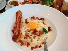 -Chom Cafe and Restaurant