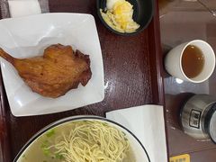 -百年老字号·观振兴蟹黄面·三虾面·苏式面(观前街富仁坊巷店)