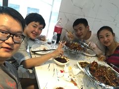 -凤凰路何眼镜香辣蟹(花果园店)