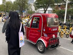 -东方体育中心(地铁站)