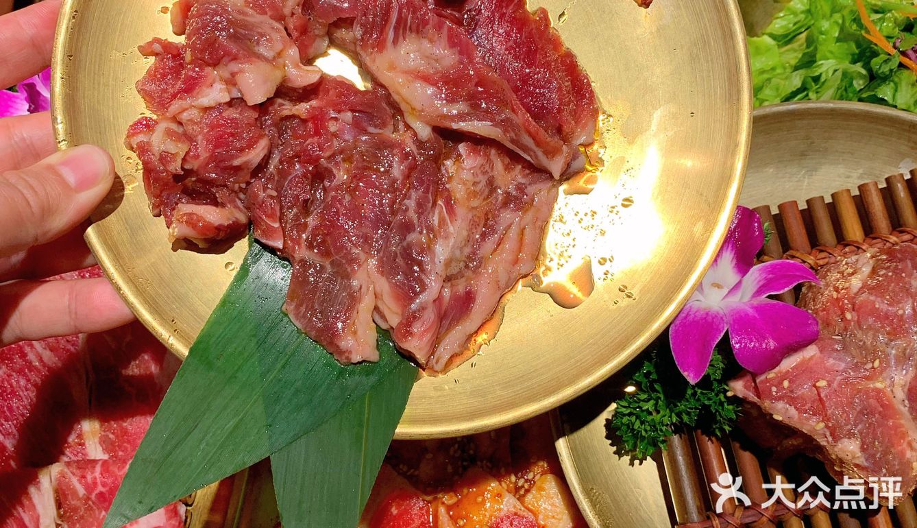 上海超火的烤肉店中午来广州啦，人均不超百，吃到扶墙❗️