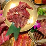 上海超火的烤肉店中午来广州啦，人均不超百，吃到扶墙❗️