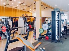 器械区-途睿健身游泳俱乐部(顶峰店)