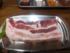 厚切五花肉-·缸桶屋·韩式牛肋条自助烤肉(西湖D11店)