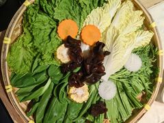 -尚尚仙·酸汤猪手·猪肚鸡火锅(华联万柳购物中心店)