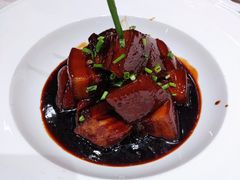 老上海红烧肉-老半斋(福州路店)