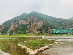 -百里峡七彩艺术小镇