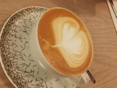 咖啡拿铁-théATRE 茶聚场(王府中環店)
