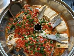 -鱼鲜饭香·招牌汽锅剁椒鱼头王