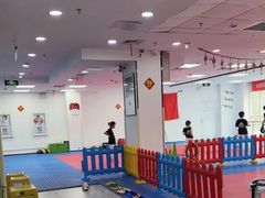 -adidas壹跆运动馆(世纪经贸大厦店)