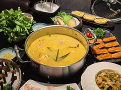 -鲜入唯煮·港式海鲜牛肉火锅(金宝街店)
