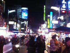 -六合夜市