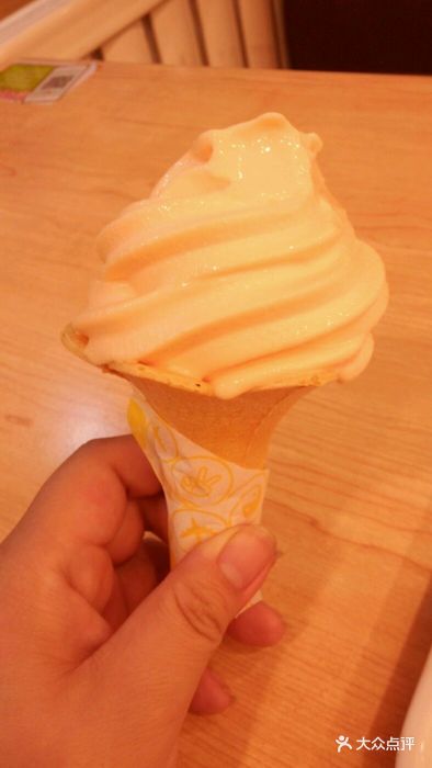 德克士(铁路局店)芒果甜筒图片