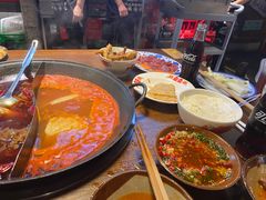 -萍姐火锅·公路夜市(武汉首店)