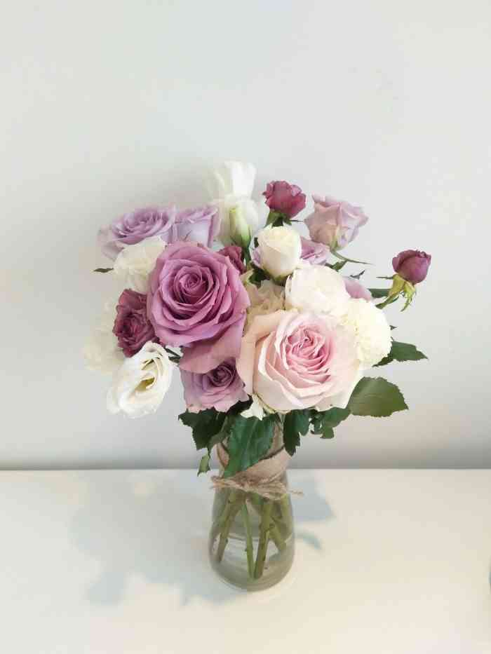 floraone鲜花工作室-"很仔细,花是当天的,新鲜度绝对没问题.价.