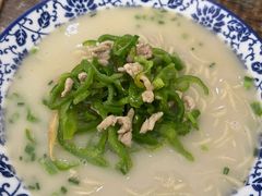 青椒肉丝鱼汤面-鱼汤面