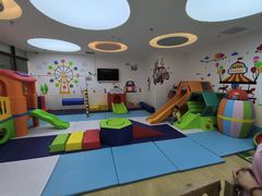 -黄浦乐烁龙鱼宝贝托育园(海潮路校区)