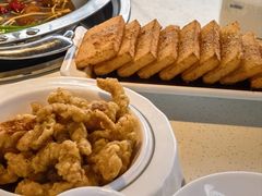 -茅草房·河畔园林火锅