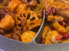 -多嘴超级肉蟹煲(中东店)