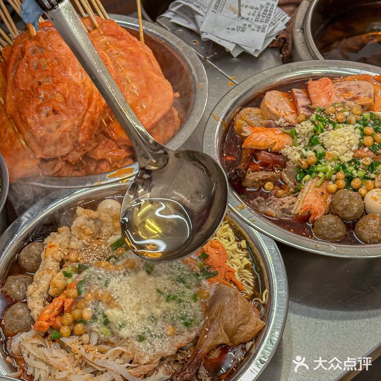 官亭路这个小巷子里藏着一家做冒菜的小店