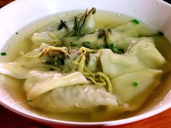 巨无霸虾肉大馄饨-忆秦园小笼包(惠山古镇总店)
