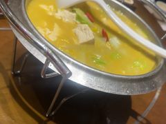 -东口码头·烧鸽子·鱼头泡饼·地方菜(金鹰悦城店)