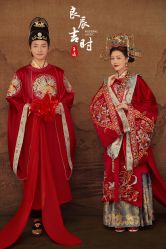 -现代经典婚纱摄影