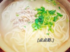 -亮亮面馆(经六路店)