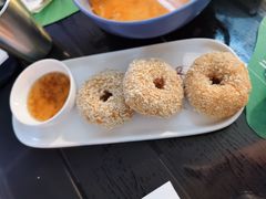 炸虾饼配泰国梅子酱-帕蓝·暹罗料理(大学路店)
