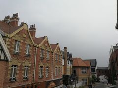 -钟书阁(松江泰晤士小镇店)