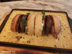 飞毯芝士浓酱铁板烧汉堡-the rug 飞毯 (朝阳公园店)