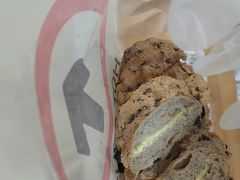 -HOT CRUSH趁热集合·现烤面包(上海环球港店)