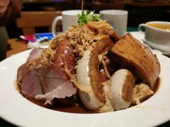 德式烤豬肘+肉腸拼盤-宝莱纳餐厅(滨江店)