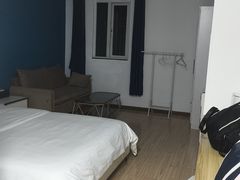 -吾遇酒店(深圳火车站罗湖口岸店)