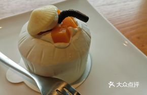 Summer Coconut Mango Cake