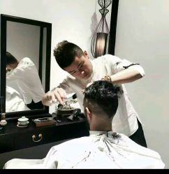 -塞巴斯汀SEBASTIAN专业美发店