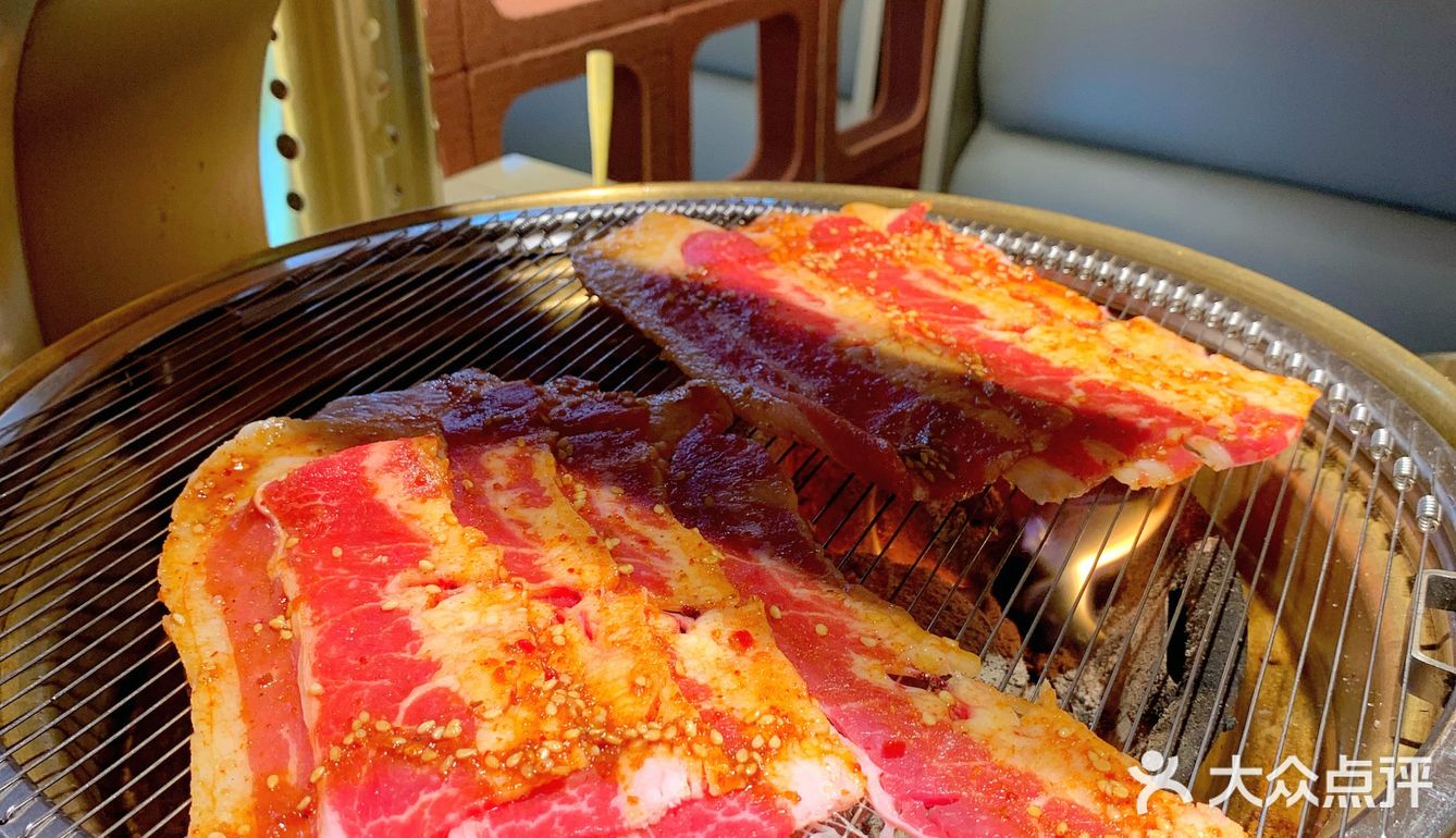上海超火的烤肉店中午来广州啦，人均不超百，吃到扶墙❗️