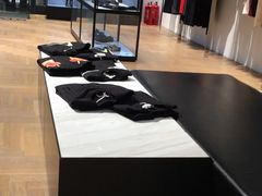-GIVENCHY(佛罗伦萨小镇奥莱店)