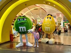 -m豆巧克力世界(上海世茂广场店)