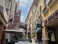 -鲁邦国际风情街(麦世达韩国精品百货店)