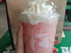 莓莓芝士茉香茶-瑞幸咖啡(凤凰海负一楼美食街店)