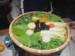 -尚尚仙·酸汤猪手·猪肚鸡火锅(华联万柳购物中心店)