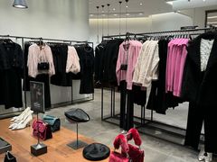 -URBAN REVIVO(上海中庚漫游城店)
